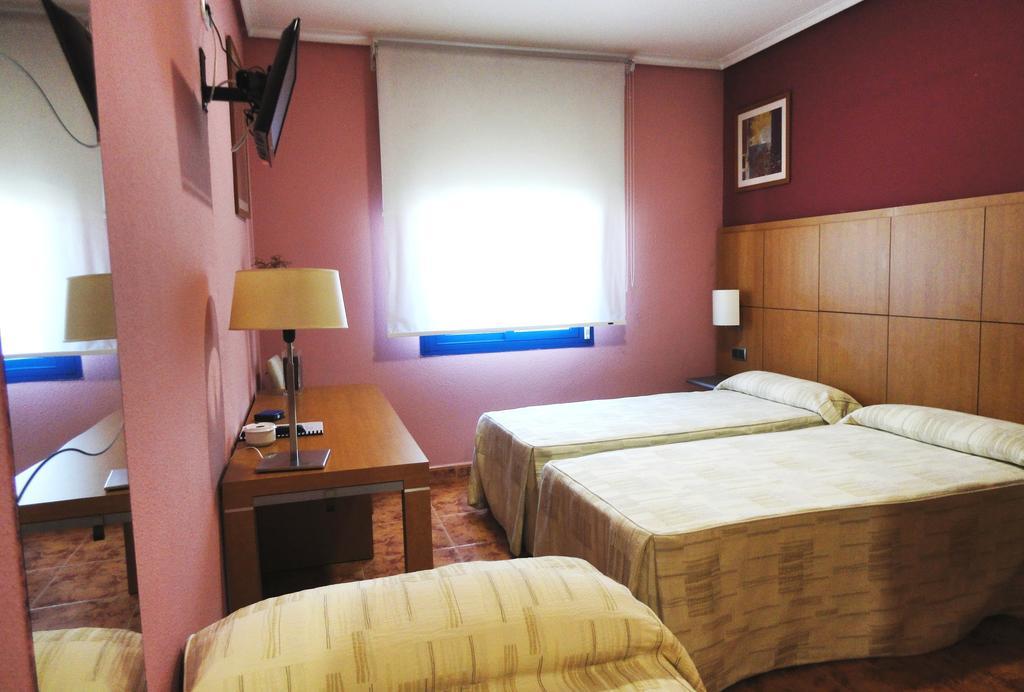 Hotel Mirador Velilla de San Antonio Bagian luar foto