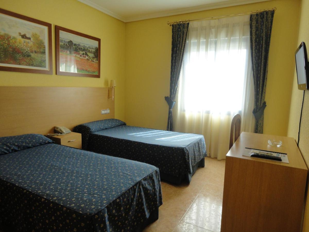 Hotel Mirador Velilla de San Antonio Ruang foto